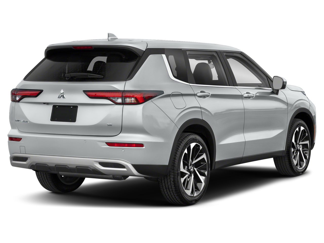 2024 Mitsubishi Outlander SE photo 2