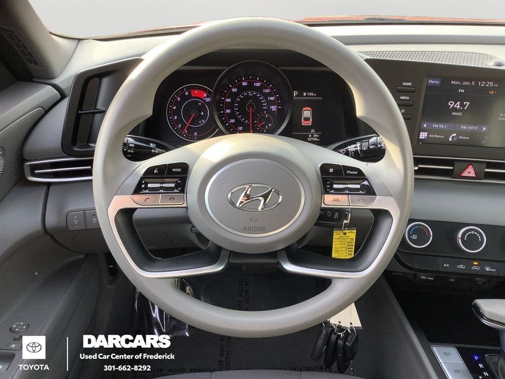 2023 Hyundai Elantra SE