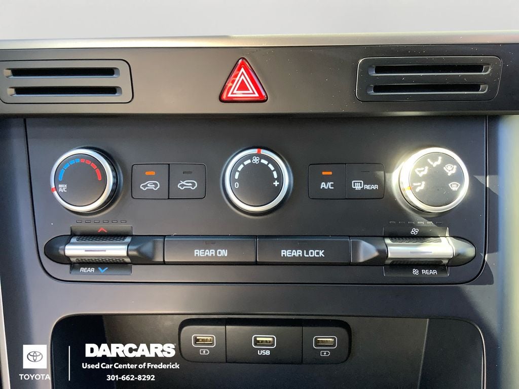 2024 Kia Carnival LX