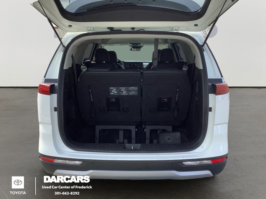 2024 Kia Carnival LX