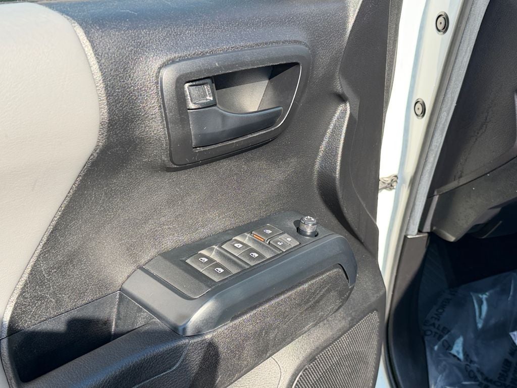 2022 Toyota Tacoma SR V6