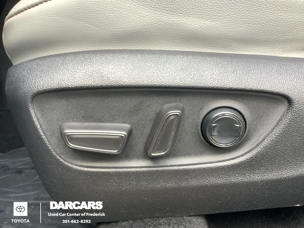 2022 Toyota Highlander Hybrid Bronze Edition