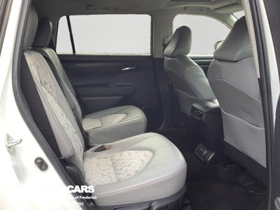 2022 Toyota Highlander Hybrid Bronze Edition