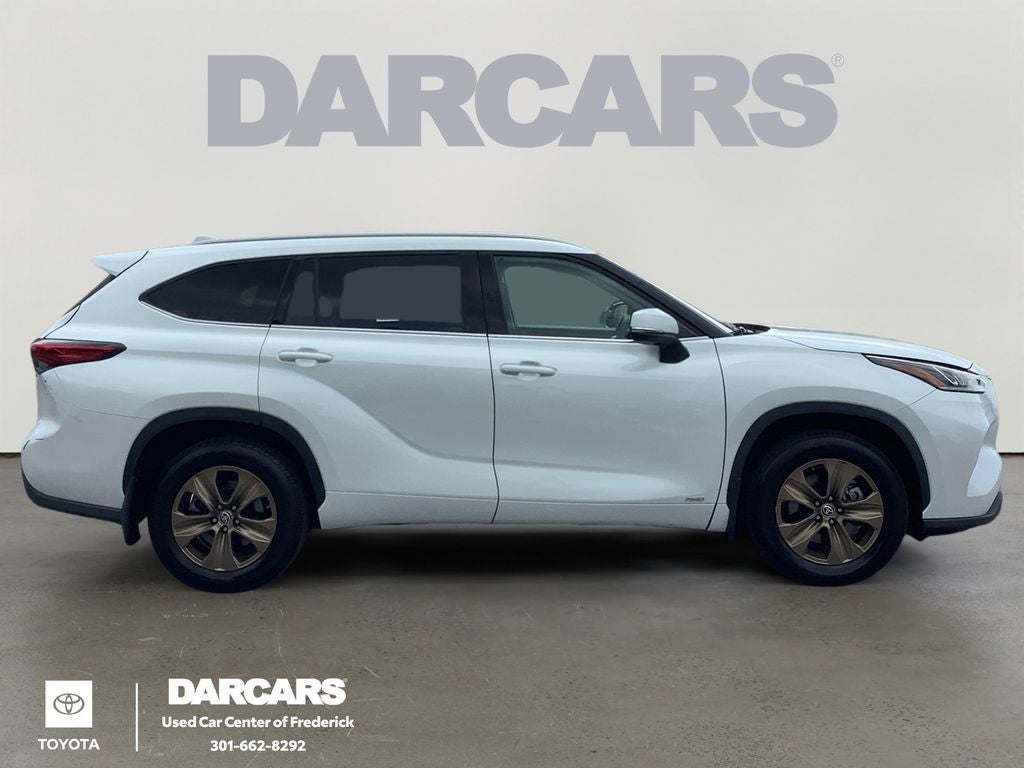 2022 Toyota Highlander Hybrid Bronze Edition