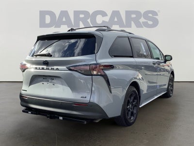 2025 Toyota Sienna Woodland Edition 7 Passenger