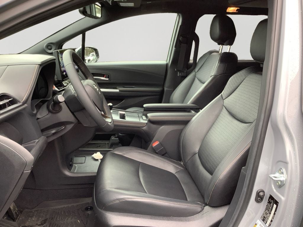 2025 Toyota Sienna Woodland Edition 7 Passenger