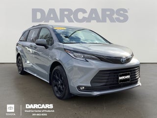 2025 Toyota Sienna Woodland Edition 7 Passenger