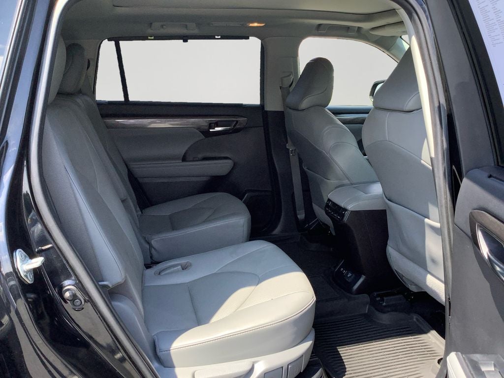 2021 Toyota Highlander Hybrid Platinum