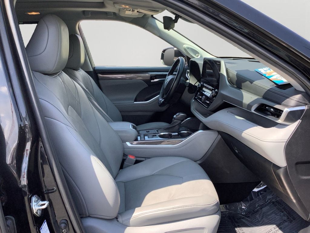 2021 Toyota Highlander Hybrid Platinum
