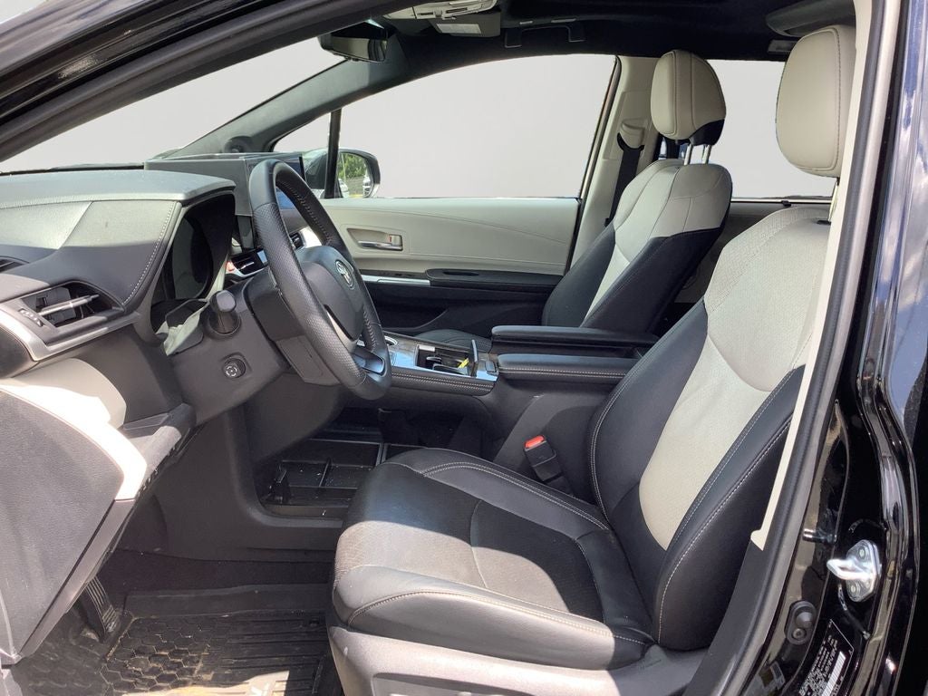 2025 Toyota Sienna Platinum 7 Passenger