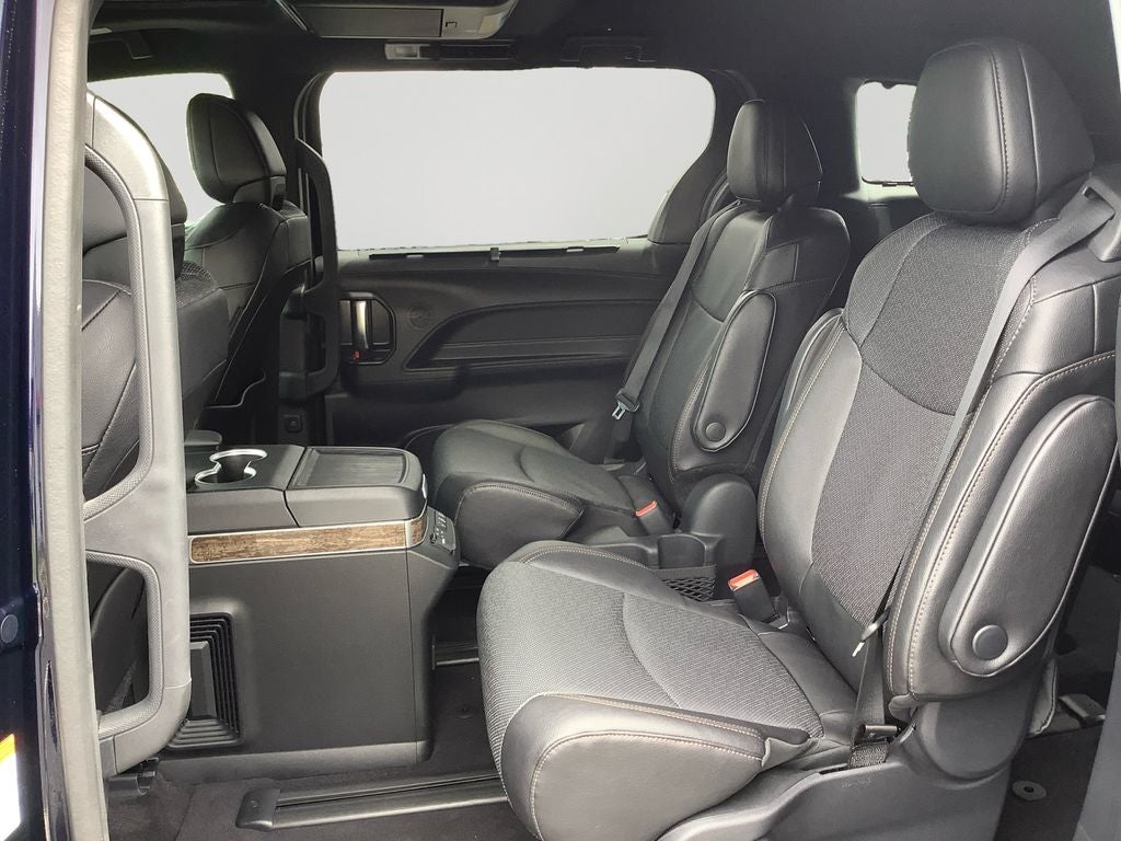 2025 Toyota Sienna Platinum 7 Passenger
