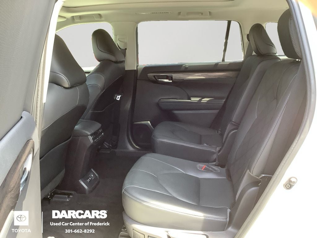 2021 Toyota Highlander Platinum
