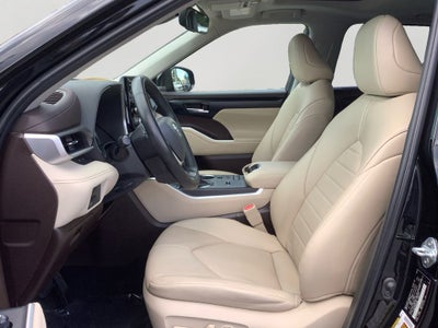 2022 Toyota Highlander Hybrid XLE