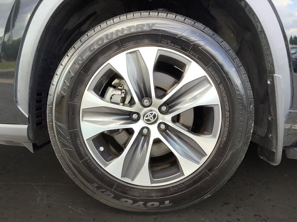 2022 Toyota Highlander Hybrid XLE