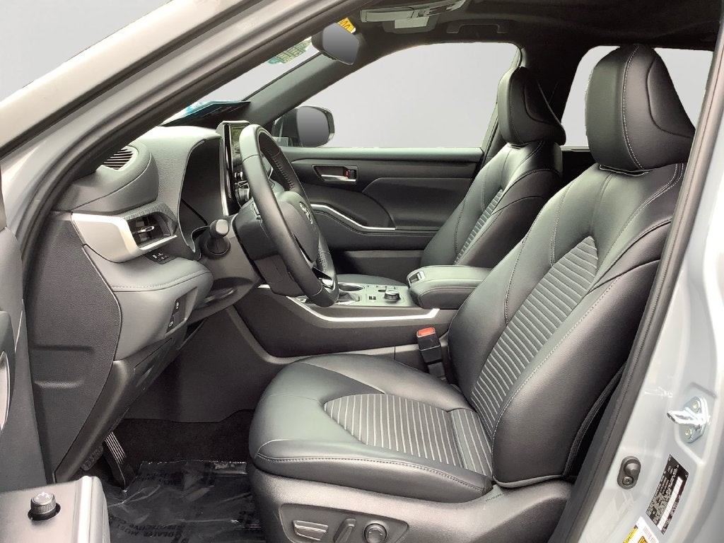 2025 Toyota Highlander XSE
