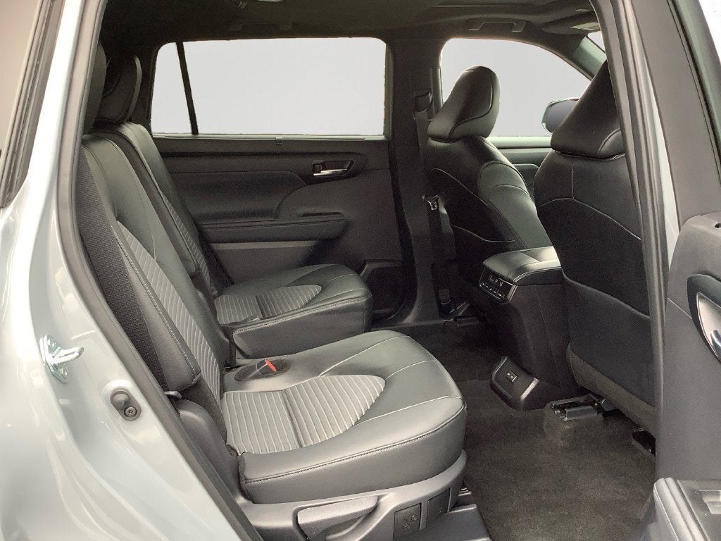 2025 Toyota Highlander XSE