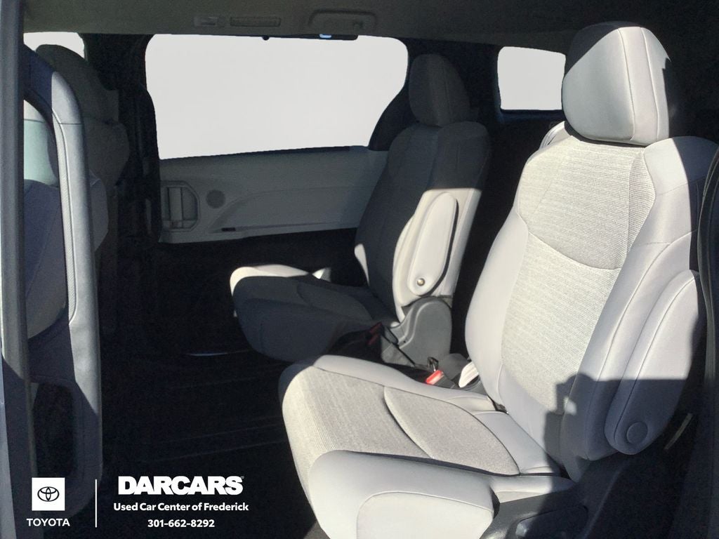 2025 Toyota Sienna LE 8 Passenger