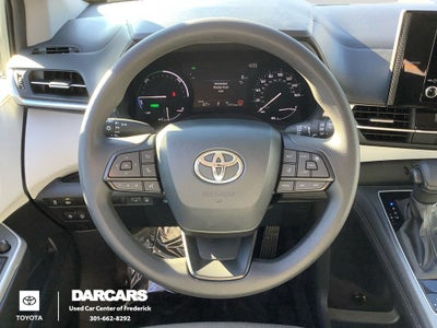 2025 Toyota Sienna LE 8 Passenger