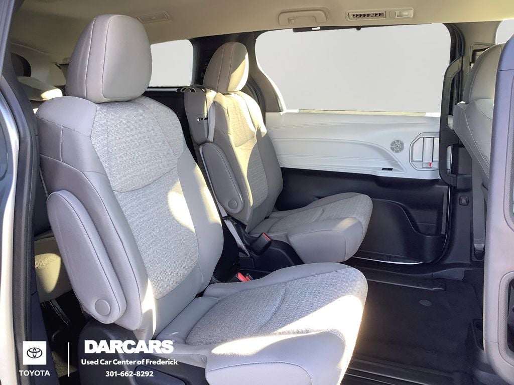 2025 Toyota Sienna LE 8 Passenger