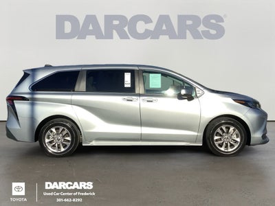 2025 Toyota Sienna LE 8 Passenger