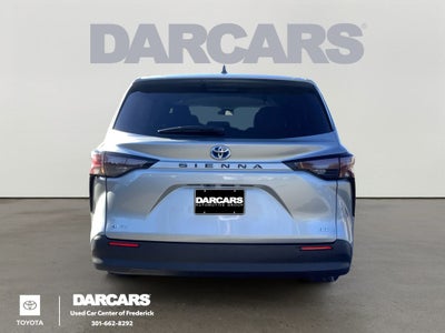 2025 Toyota Sienna LE 8 Passenger
