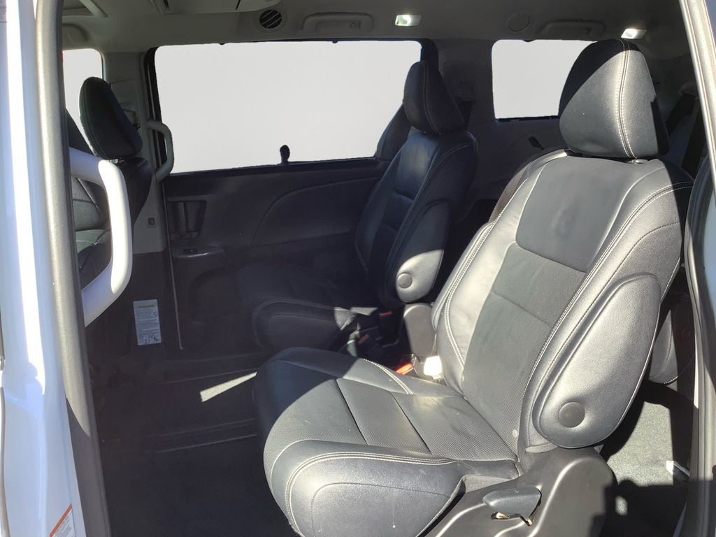 2016 Toyota Sienna SE Premium 8 Passenger