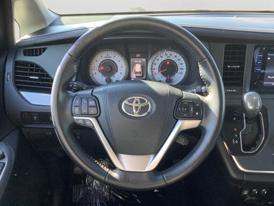 2016 Toyota Sienna SE Premium 8 Passenger