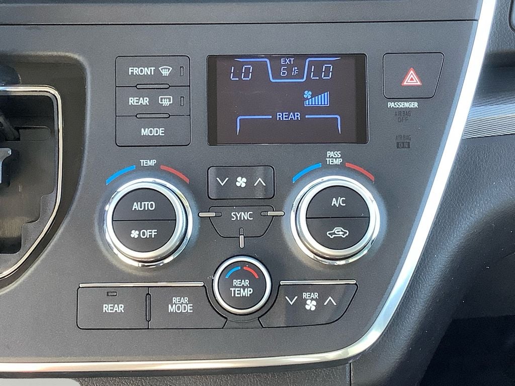 2016 Toyota Sienna SE Premium 8 Passenger