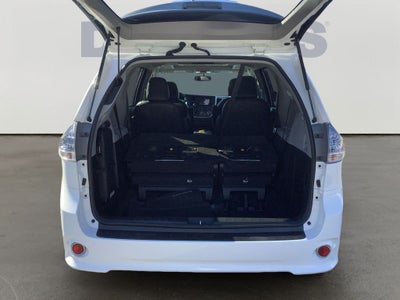 2016 Toyota Sienna SE Premium 8 Passenger