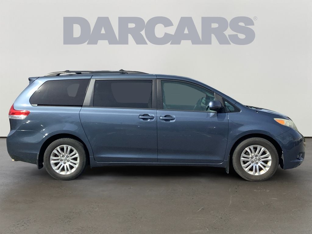 2013 Toyota Sienna XLE 8 Passenger