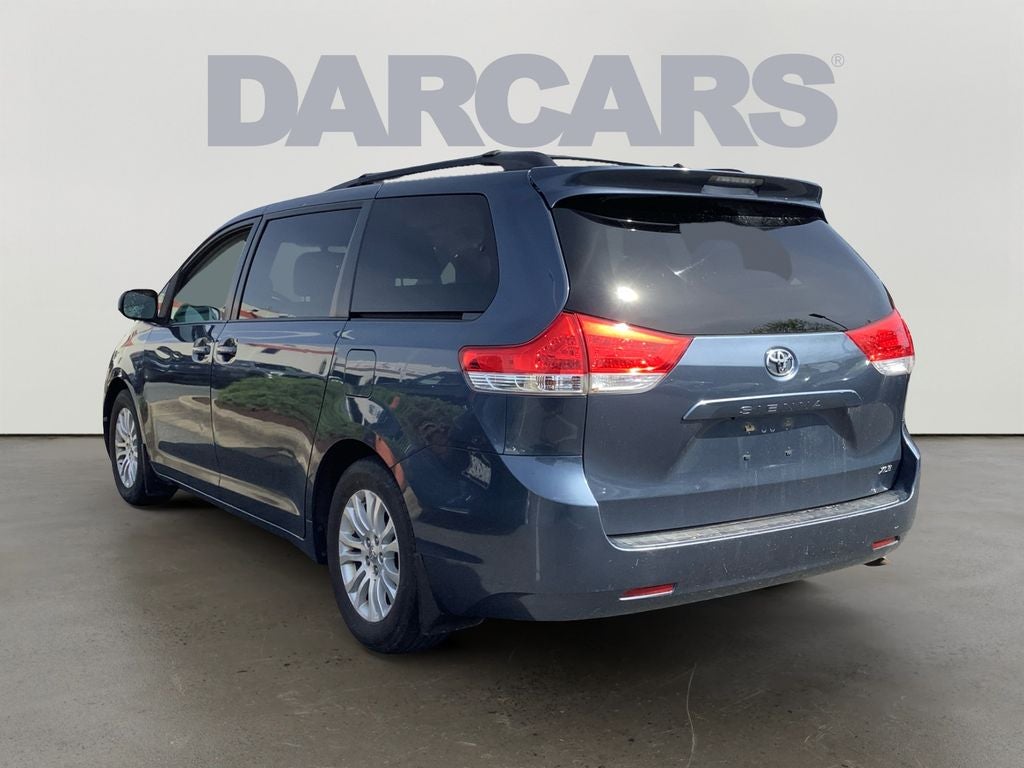 2013 Toyota Sienna XLE 8 Passenger
