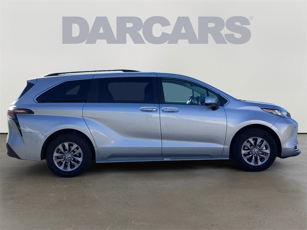 2024 Toyota Sienna XLE