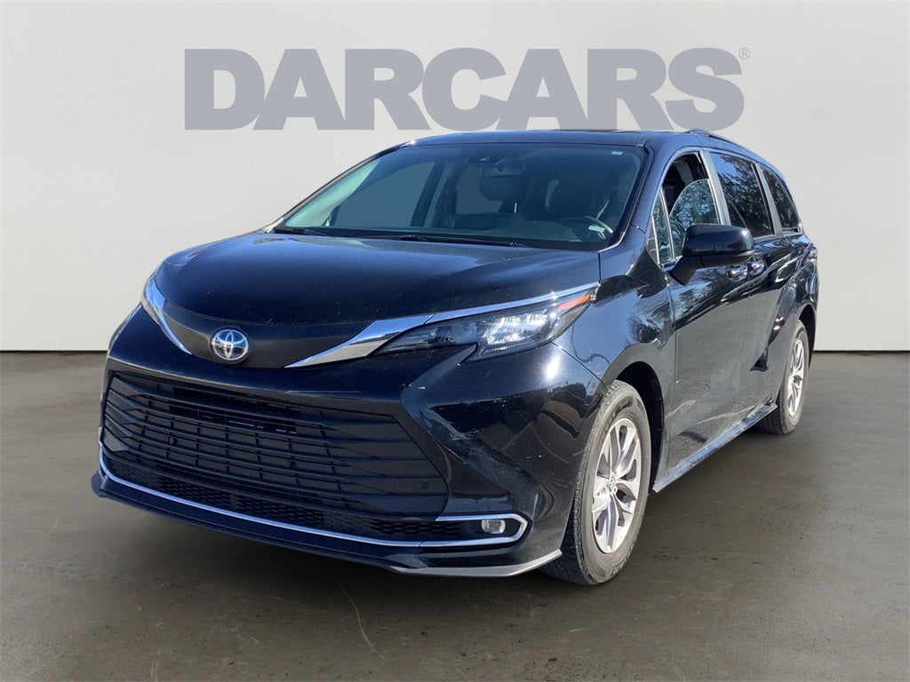 2024 Toyota Sienna XLE 8 Passenger