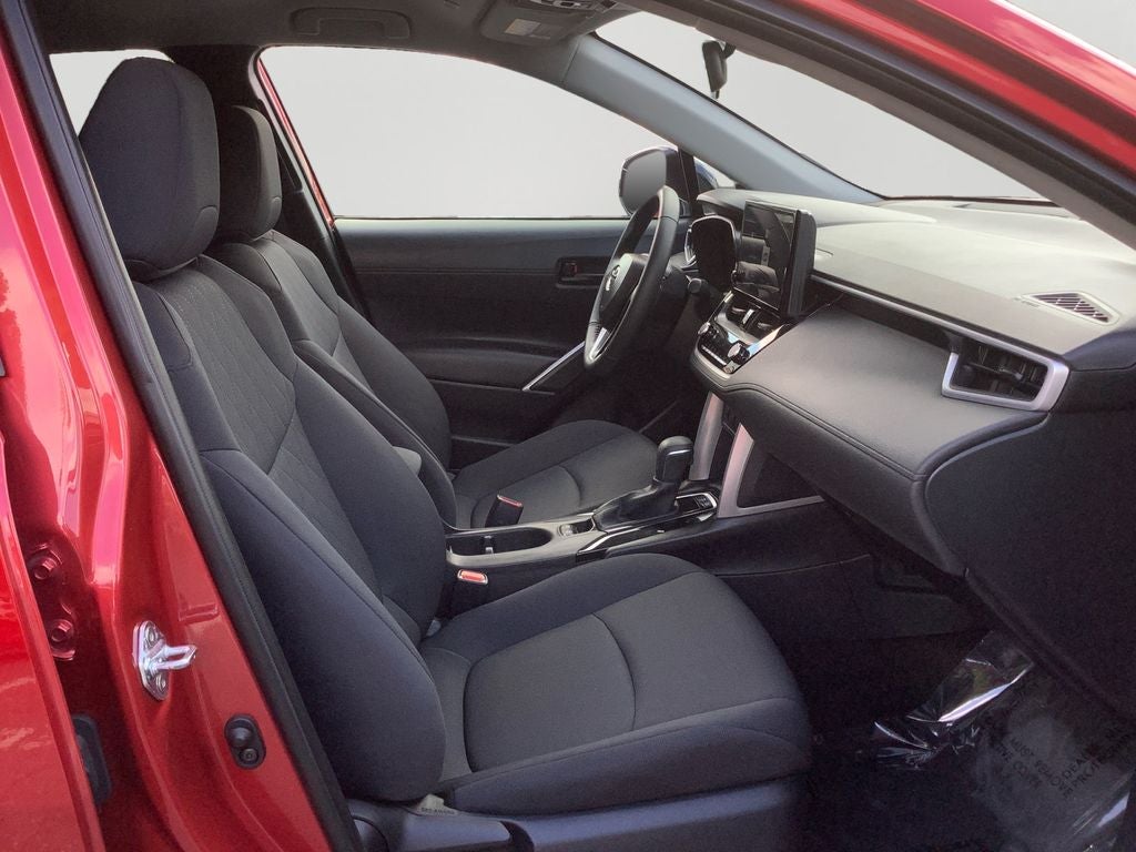 2025 Toyota Corolla Cross LE