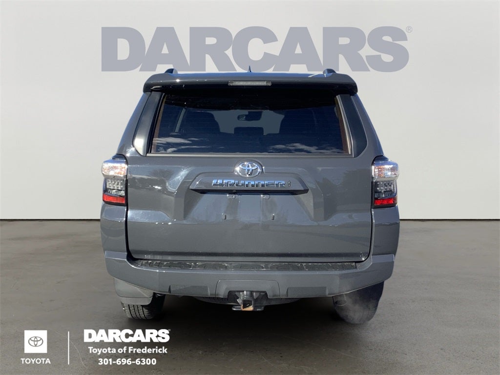 2024 Toyota 4Runner W/3rd row seat SR5